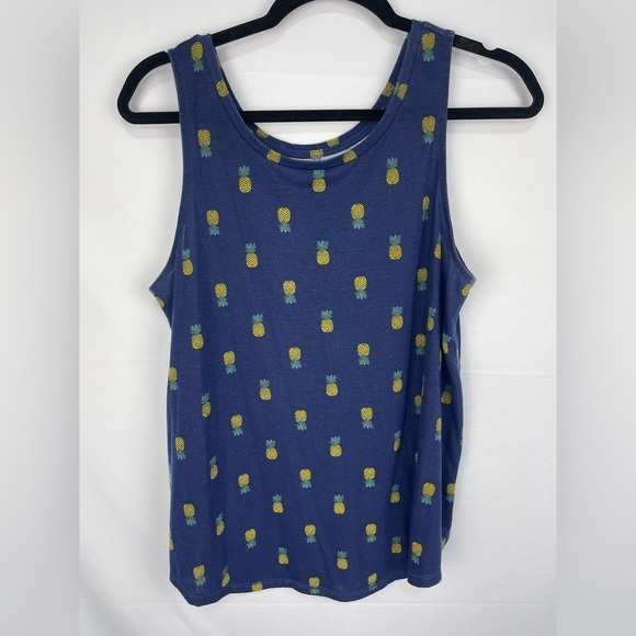 St. John’s Bay Pineapple Navy tank top. Women’s size M - Picture 5 of 11